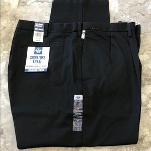 Dockers signature khaki classic fit pleated 52 32